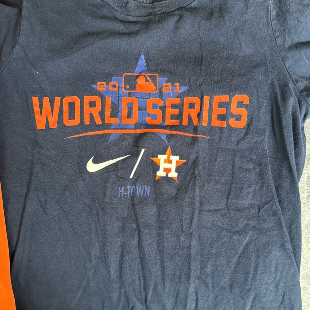 Houston Astros youth size S/M shirt bundle. You get all 5 - Picture 3 of 6